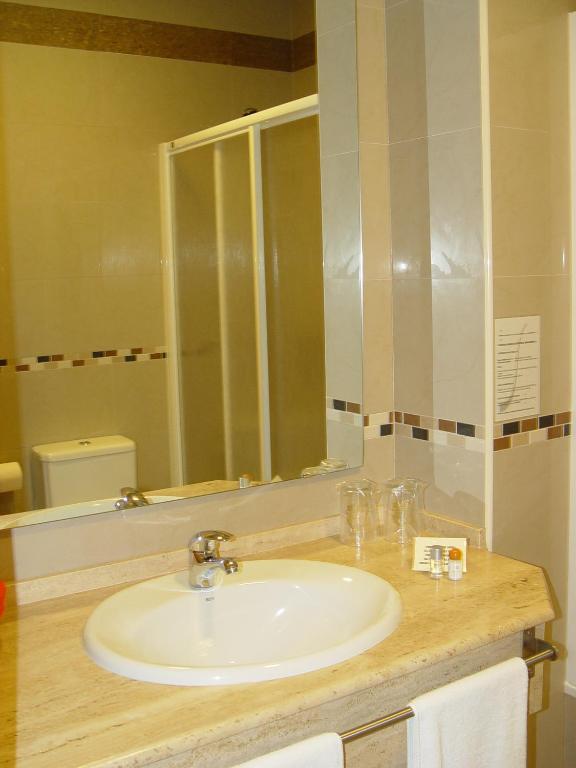 Hostal Albero By Eme Hoteles Sanlúcar la Mayor Quarto foto